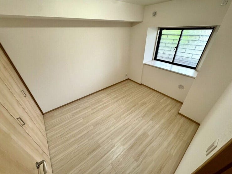 【Bedroom】主寝室や子ども部屋、在宅ワークにも使える洋室。暮らしに合わせて自由にレイアウトできます。