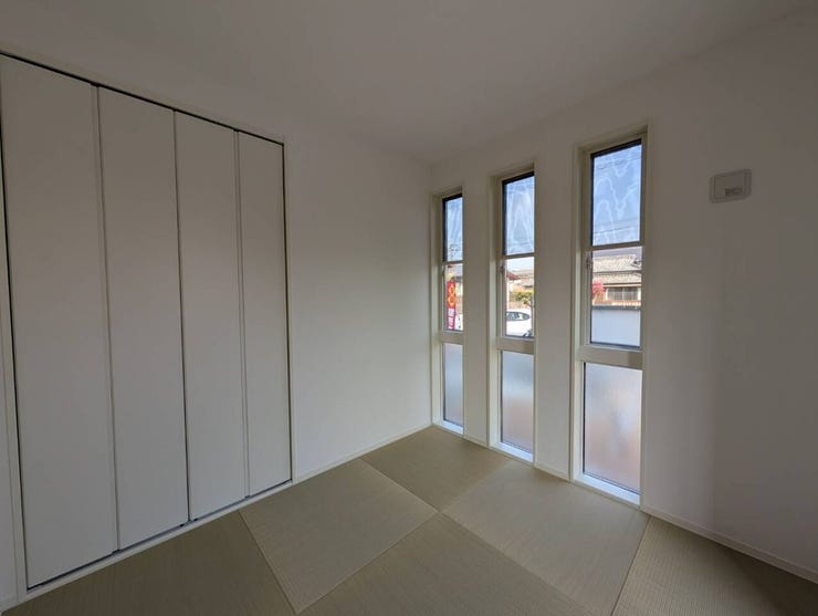 モダンな畳スペース。お子様の遊び場やお昼寝に最適です!