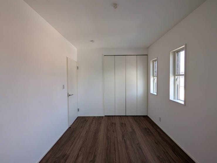 奥には大容量のウォークインクローゼットを完備。お部屋を常にスッキリ保てます。