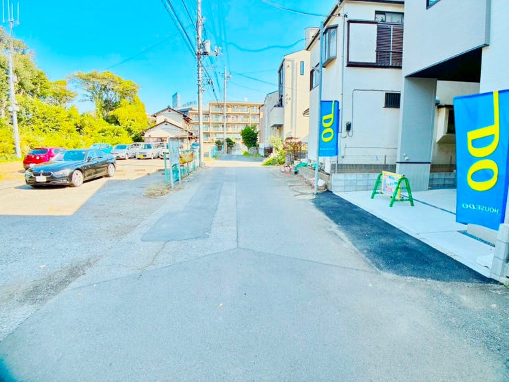 ◎前面道路(9/11撮影)
北側:公道5.4m
小学校9分、中学校15分とお子様の足でも通いやすい立地です!スーパー徒歩5分で柏駅も徒歩14分なので住環境◎