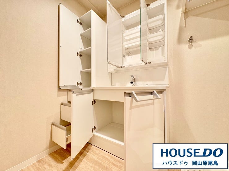 ミラー裏に収納でき、生活感なくすっきり♪