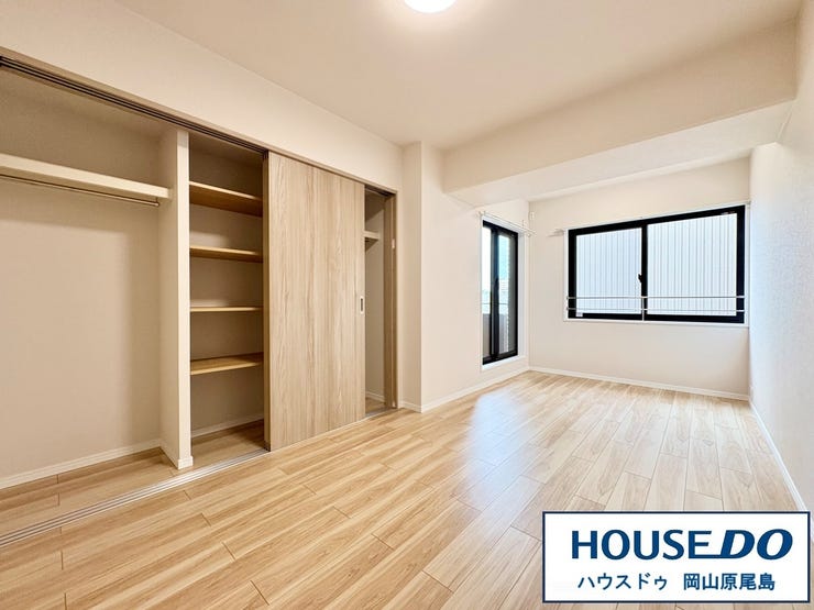 お日様の光を、爽やかな風を、たっぷり取り込めます。室内はいつも明るい空間なので気持ちの良い朝を迎えられます。毎日の生活も明るくなりそう♪