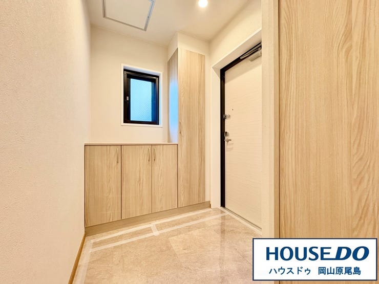 玄関の収納が充実しているので、お家の『顔』ともいえる玄関をスッキリと綺麗に保つことができます。