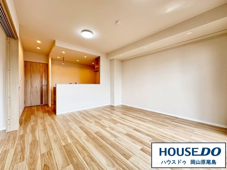 家族が集まるリビングはキッチンからもリビングが見渡せるため、どこに居ても家族を感じ、会話もはずみますね♪