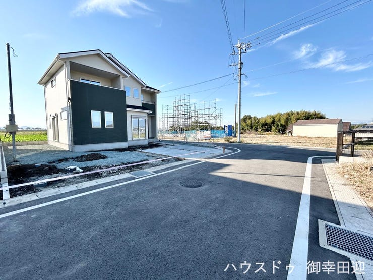 ■□■理想を叶える、新しい暮らしの舞台■□■高いデザイン性と機能性を兼ね備えた住まい。ここで、家族の新しい物語が始まります。