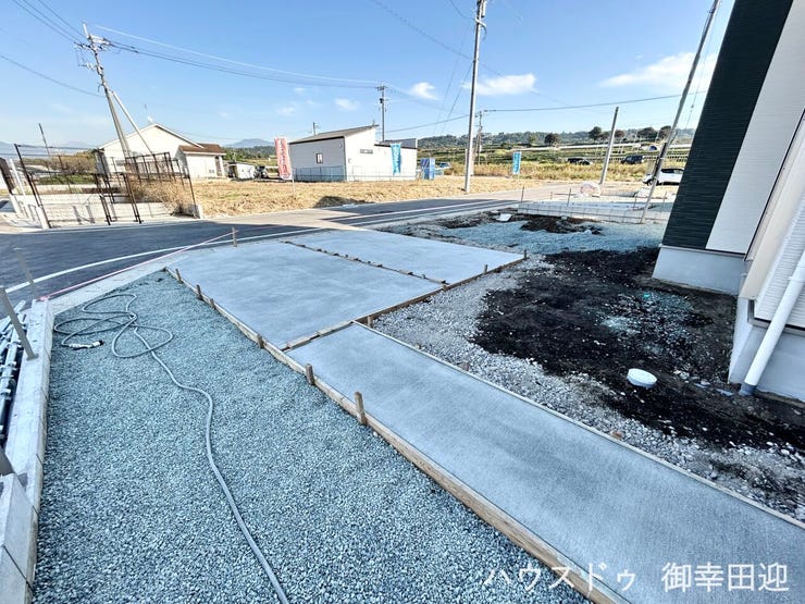 ■□■車と趣味の幅が広がる場所■□■単なる駐車スペースではない、洗車やタイヤ交換、DIYにも使える多目的な屋外スペースです。