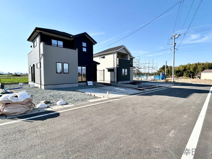 ■□■理想を叶える、新しい暮らしの舞台■□■高いデザイン性と機能性を兼ね備えた住まい。ここで、家族の新しい物語が始まります。