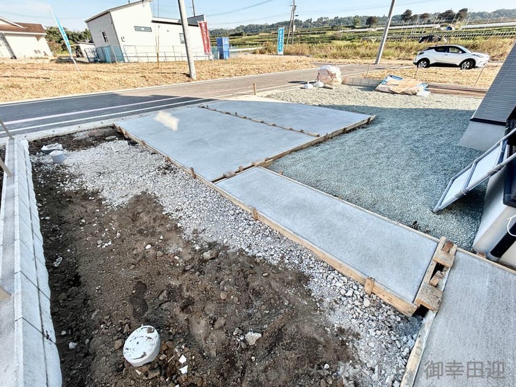 ■□■車と趣味の幅が広がる場所■□■単なる駐車スペースではない、洗車やタイヤ交換、DIYにも使える多目的な屋外スペースです。