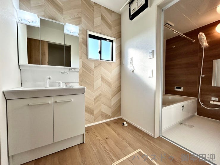 ■□■清々しいリフレッシュ空間■□■自分を磨き、気持ちを切り替える。心地よい光が差し込むプライベートスペース。