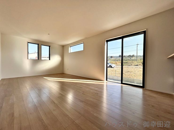 ■□■安らぎと笑顔の中心地■□■陽光が優しく降り注ぎ、会話が自然と弾む。ここでは、毎日が特別な時間へと変わります。