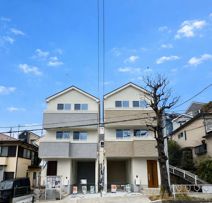 【外観】
住宅省エネルギー適合住宅!
食洗器&浄水器付キッチン
パントリー・3 階手洗い付!