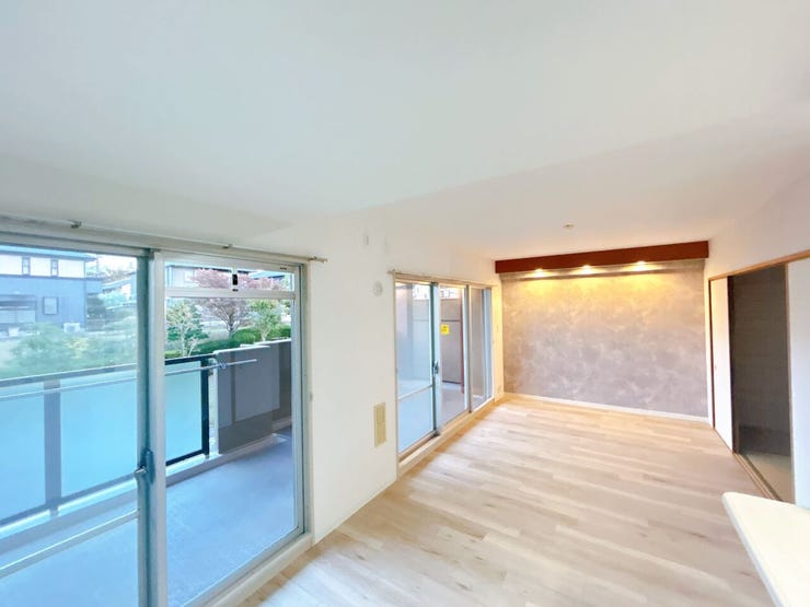 優しい色合いの室内です。
統一感があり、空間がより広く感じられます。