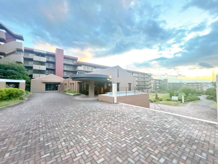 あたたかな陽が差し込み、優しい風が吹き込む陽当り・通風良好な立地です。