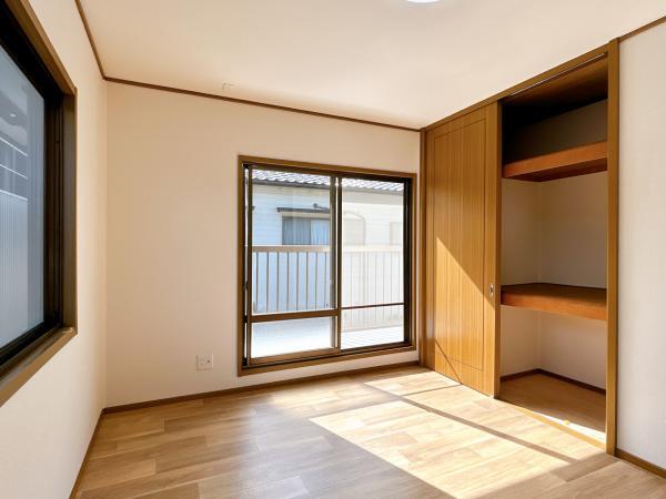 【リフォーム済】2階南東洋室