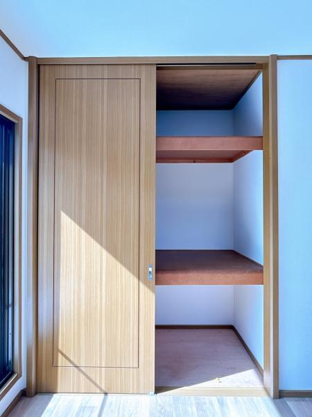 【リフォーム済】2階南東洋室収納