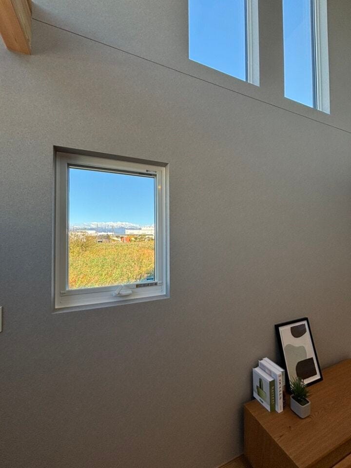 まるで絵画!ここから四季を眺めるのが楽しみですね( ^)o(^ )