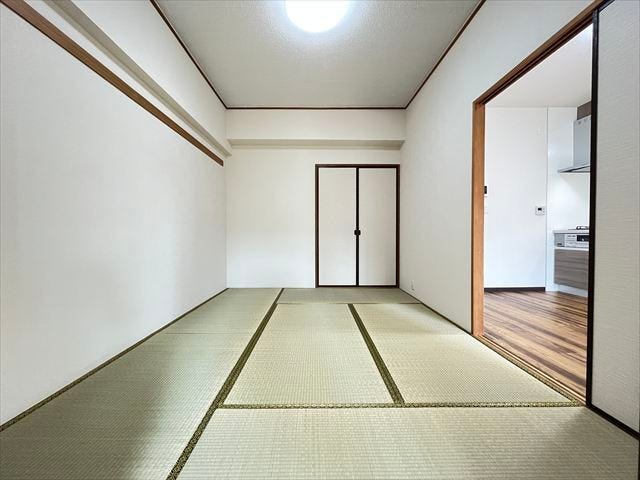 6畳中央和室:リビングとつながる孤立しないキッズルームなど家族とのつながりを重視!