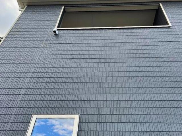 防犯カメラ:敷地内に防犯カメラを設置しており、住まいの安全性を高めています。日々の暮らしに安心感をプラスします。
(2025年9月26日 撮影)