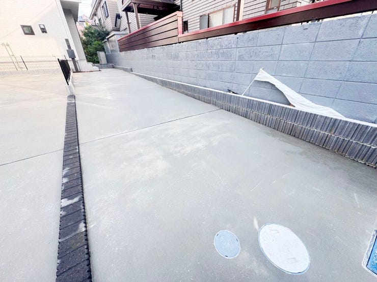 ◎カースペース:B号棟(12/2撮影)
カースペースは2台分!セカンドカーや、ご来客用としてもう1台分あると嬉しいですね!