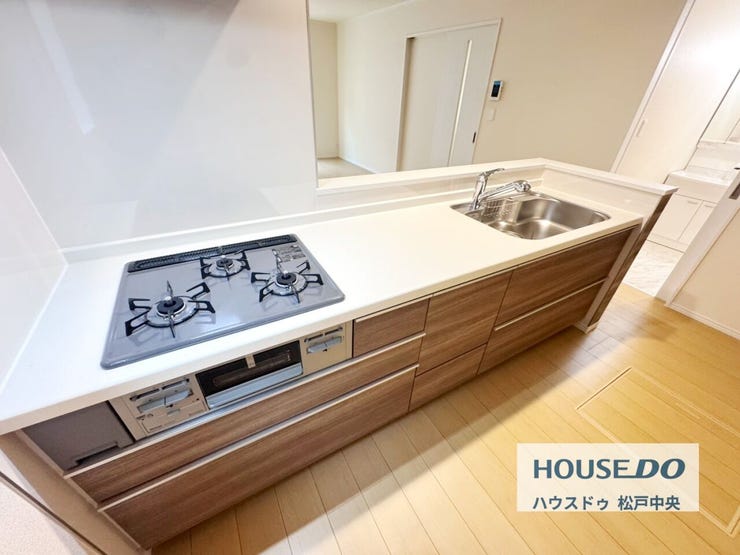 ◎キッチン:B号棟(12/2撮影)
対面キッチンなので、お子様の目を離すことなくお料理の準備や片づけができ安心です!