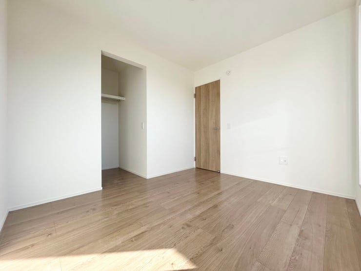 ■□■2階5.2帖洋室■□■子供部屋やトレーニングルーム、書斎など様々な使い方ができます♪