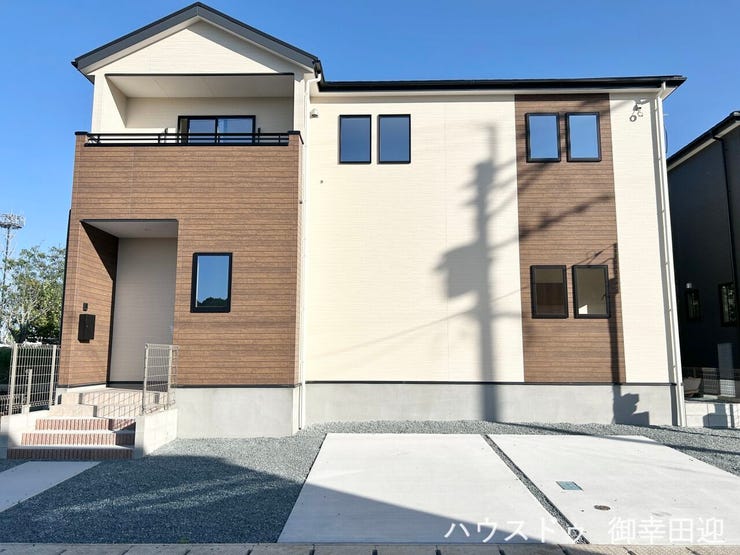 ■□■車と趣味の幅が広がる場所■□■単なる駐車スペースではない、洗車やタイヤ交換、DIYにも使える多目的な屋外スペースです