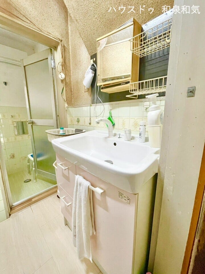 毎日の暮らしに寄り添う、明るく機能的な洗面所