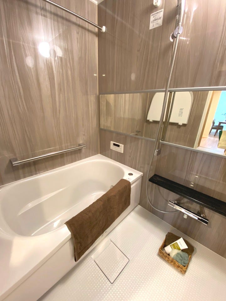 浴室暖房乾燥機付きのバスルーム。寒い冬のヒートショック対策としても安心の設備です。