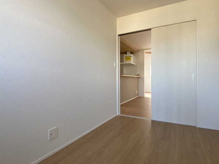 2階約5.0帖洋室(リビング横)