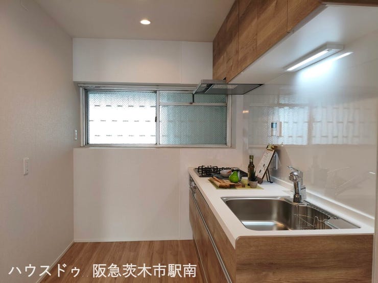 キッチンに窓あります。