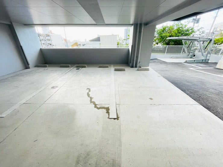 屋根付き駐車場 詳細担当営業にてご説明いたします。