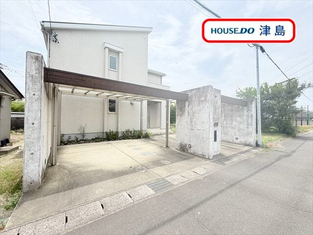 15.7帖LDは明るく家族の憩いの場所に。独立したキッチンのため集中して家事ができます。キッチンの北側にパントリーを配置し調味料や保存食品の置き場として大活躍。