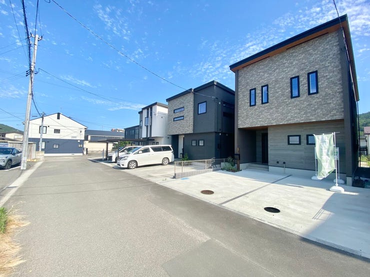 美しい街並みに調和する落ち着いた住環境。新しい暮らしが気持ちよく始められます♪