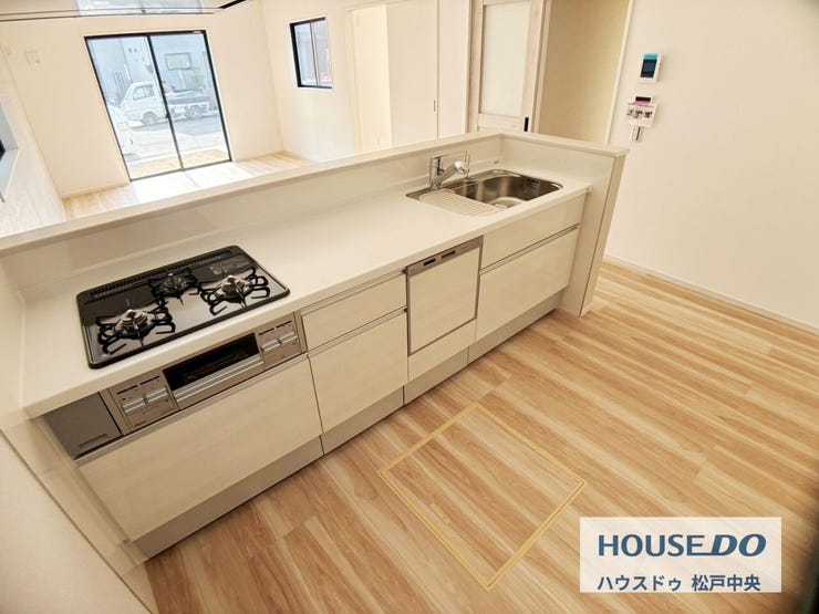 ◎キッチン:6-2号棟(2/14撮影)
【あると嬉しいビルトイン食洗機採用!】
食洗機付で、家事の効率もアップ!家族団らんの時間も増えそうです!