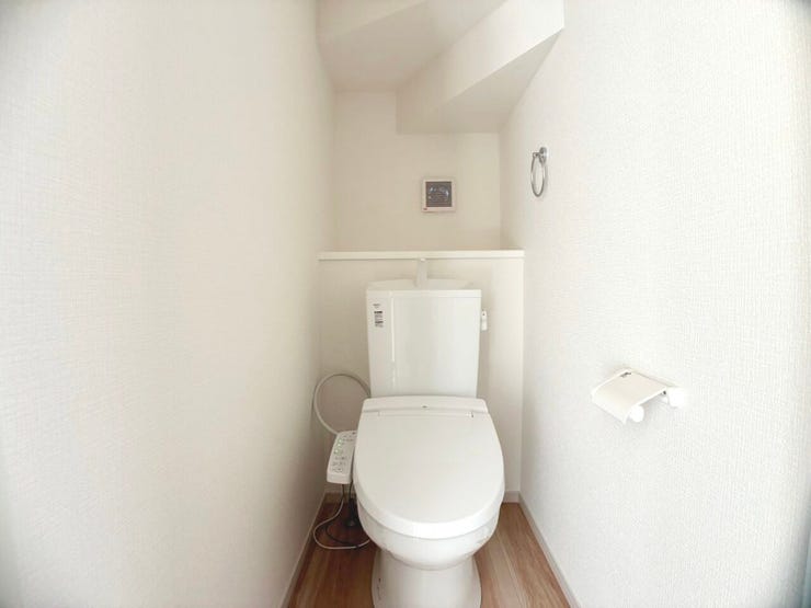 ◎トイレ:6-2号棟(2/14撮影)
1・2階ともにウォシュレット付!2か所トイレがございますので、朝のトイレ渋滞も解消!