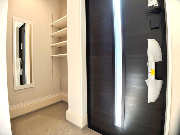 ◎SIC:6-2号棟(2/14撮影)
ベビーカーやゴルフバックなどの収納スペースに!玄関もすっきり使えて、荷物が多いときにもさっとしまえるのが便利です!