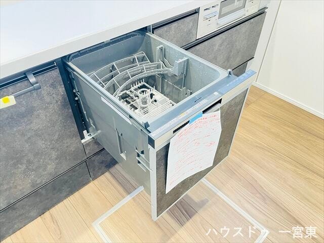 ≪食器洗浄乾燥機≫出勤前のバタバタ時や疲れている時には特に食器洗浄乾燥機のありがたみが身に沁みますね♪