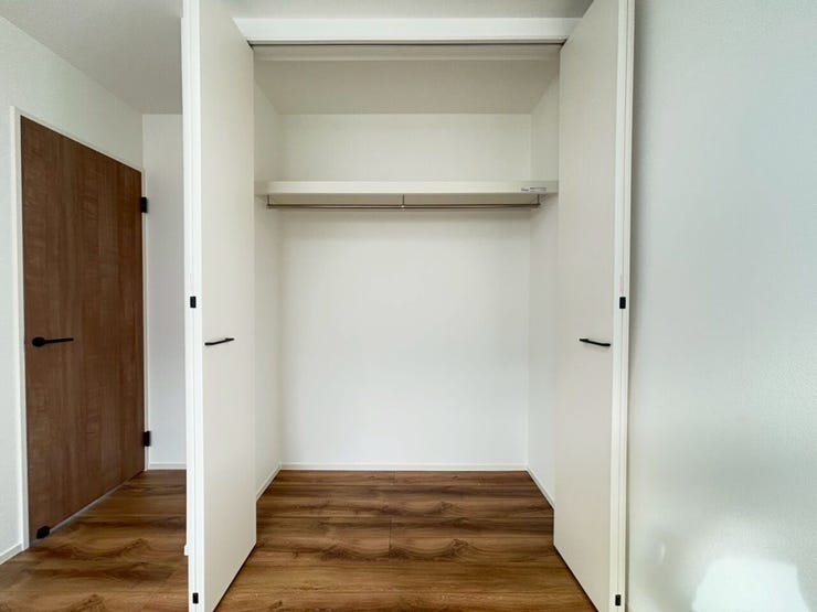 *5.1帖洋室 クローゼット*