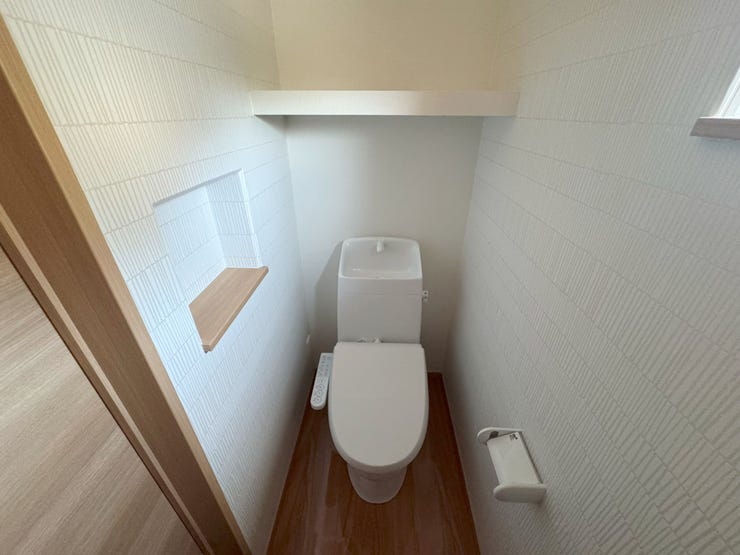 室内(2025年8月)撮影
◎本日案内可能◎
トイレは各階に設けております。家族でトイレタイムが重なっても安心です。