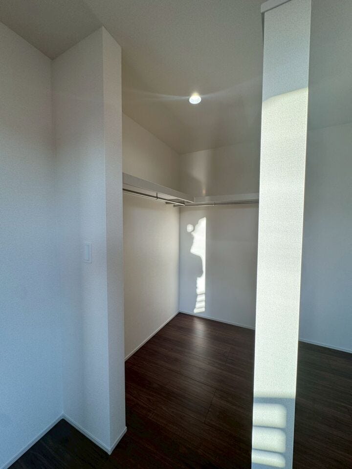 収納力のあるウォークインクローゼット