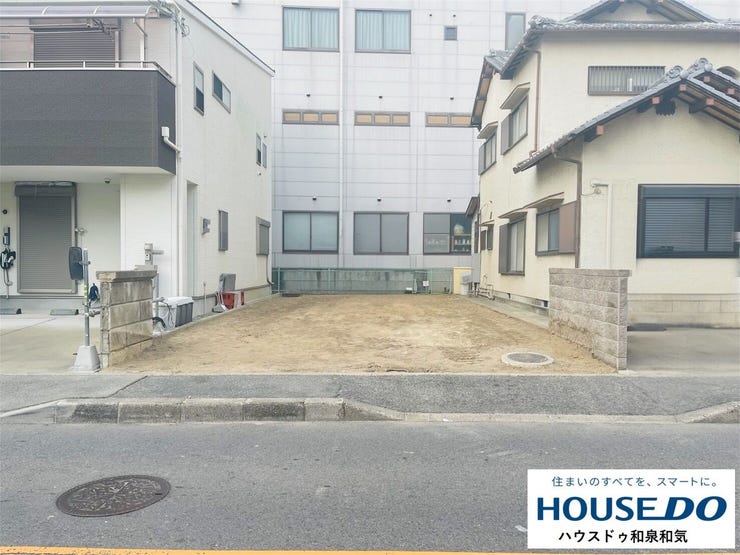 【外観】
建築条件無し!更地渡しの約30坪の売土地です!