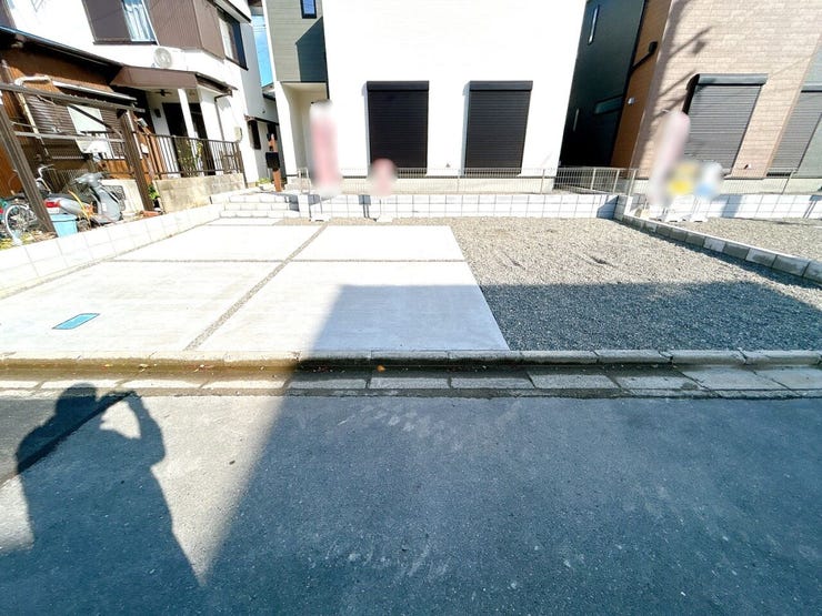 両方の車が独立して駐車できるため、片方の車を移動させる必要がなく、効率的に出し入れができます。