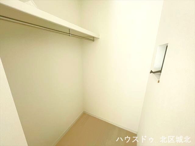 WICはお洋服はもちろん、スーツケースなどの大物もしっかり収納できます。