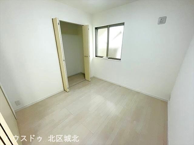 4.5帖洋室
リビングと繋がることで、開放感があり、家族とのコミュニケーションも取りやすい空間です。多用途に使える便利な部屋です。