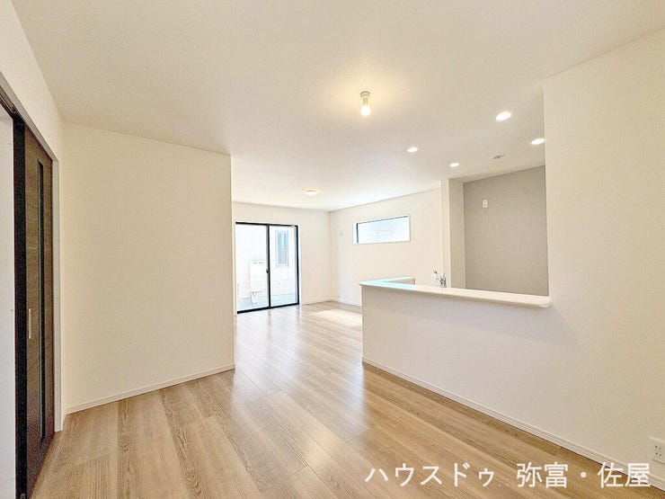 自然と家族が集まってくる、ゆったりとくつろげる広々リビング(^^)同じ時間を共有できる家族団欒の快適空間♪