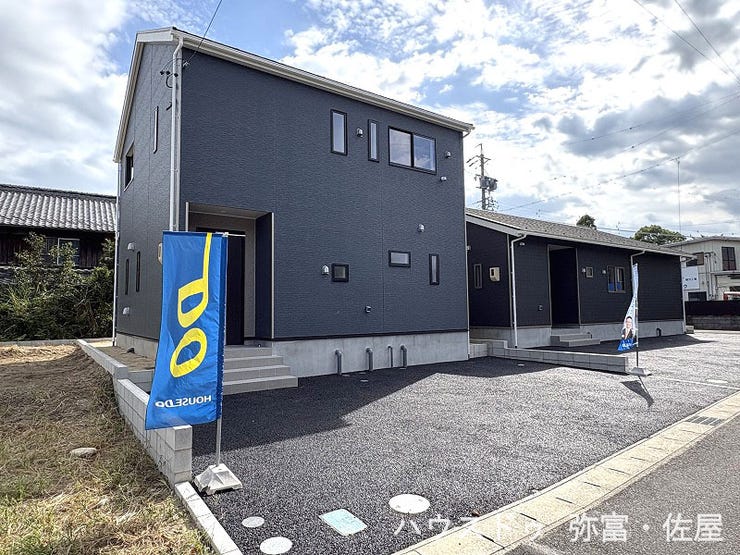 雨水によって流れ落ちやすい「防汚機能付きサイディング」を採用♪外壁の美しさが長持ちします(^^)