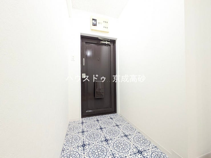 お家に出会う人々を出迎える玄関だからこそ、広々清潔感あふれる空間にしたいですね!