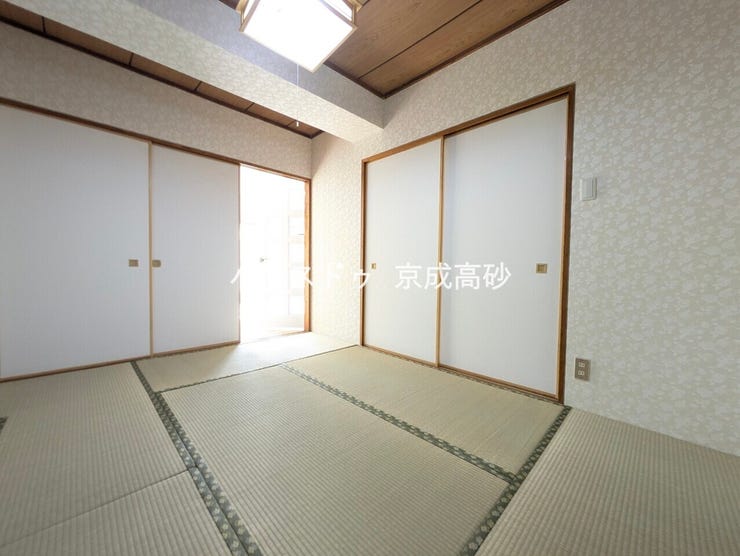 和室は、居間や寝室にもなる汎用性の高さや天然の機能性を活かした快適さが魅力です。