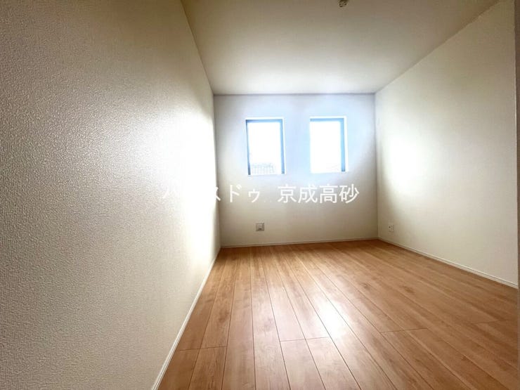 広すぎないスペース。
お子様のお部屋や書斎など、新居での生活の夢が膨らみますね!