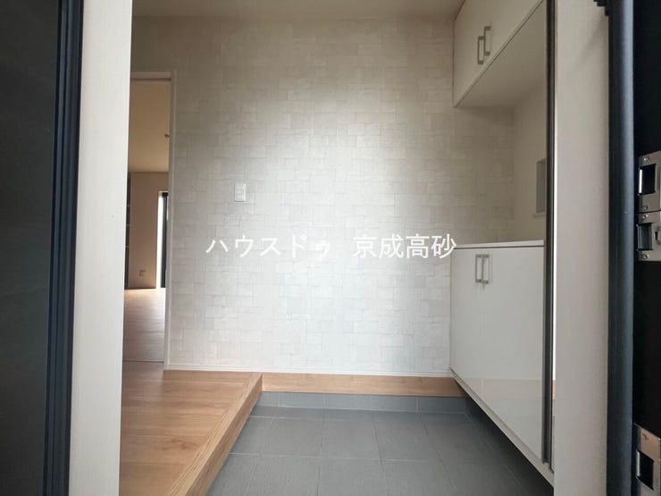 お家に出会う人々を出迎える玄関だからこそ、広々清潔感あふれる空間にしたいですね!